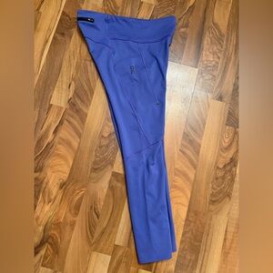 On running on cloud performance tights 7/8 leggings purple medium